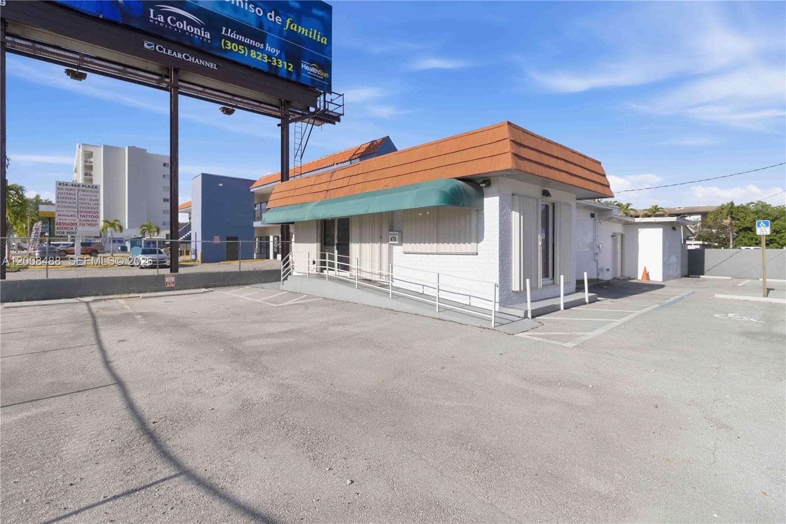 470 NW 22nd Ave, Miami, FL 33125 photo 2