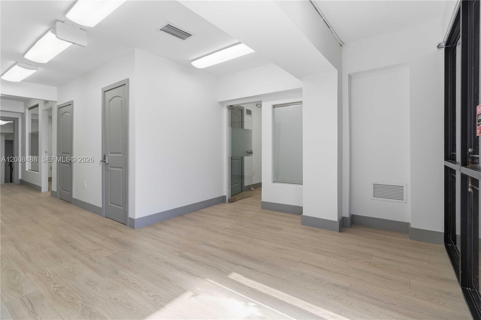 470 NW 22nd Ave, Miami, FL 33125 photo 4