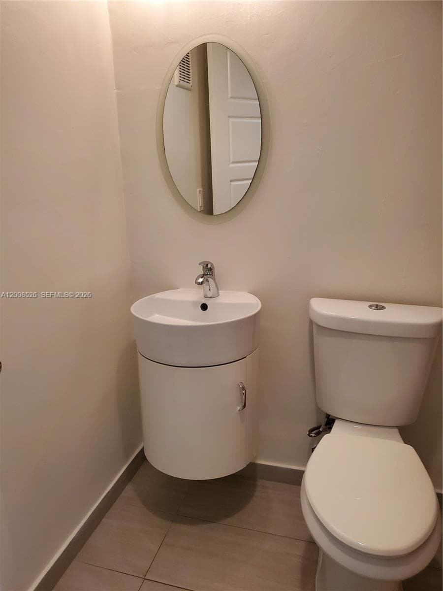 1230 NE 139th St # 409, North Miami, FL 33161 photo 4