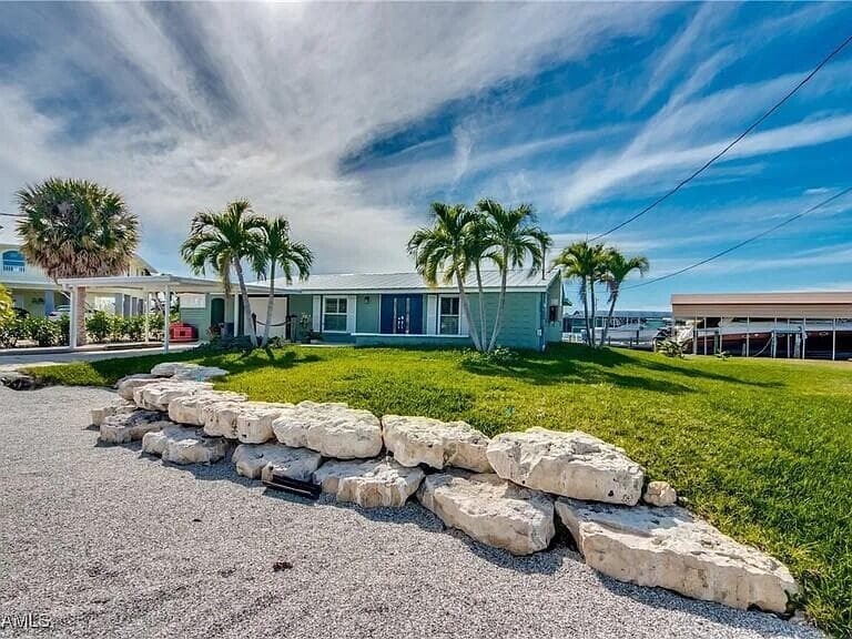 2891 Cussell Drive, FL 33956 photo 2
