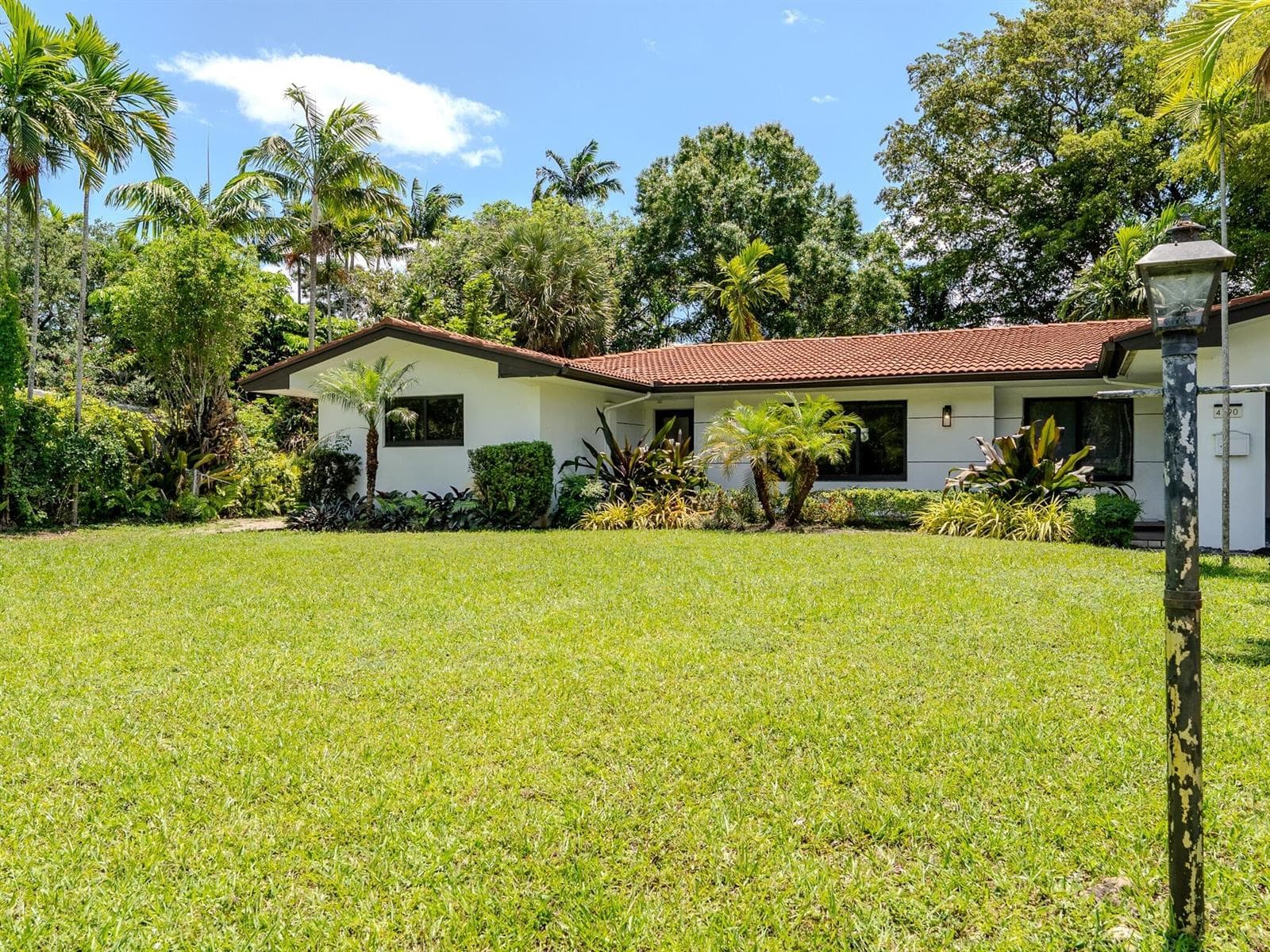 4190 SW 4th Street, Plantation, FL 33317 photo 2
