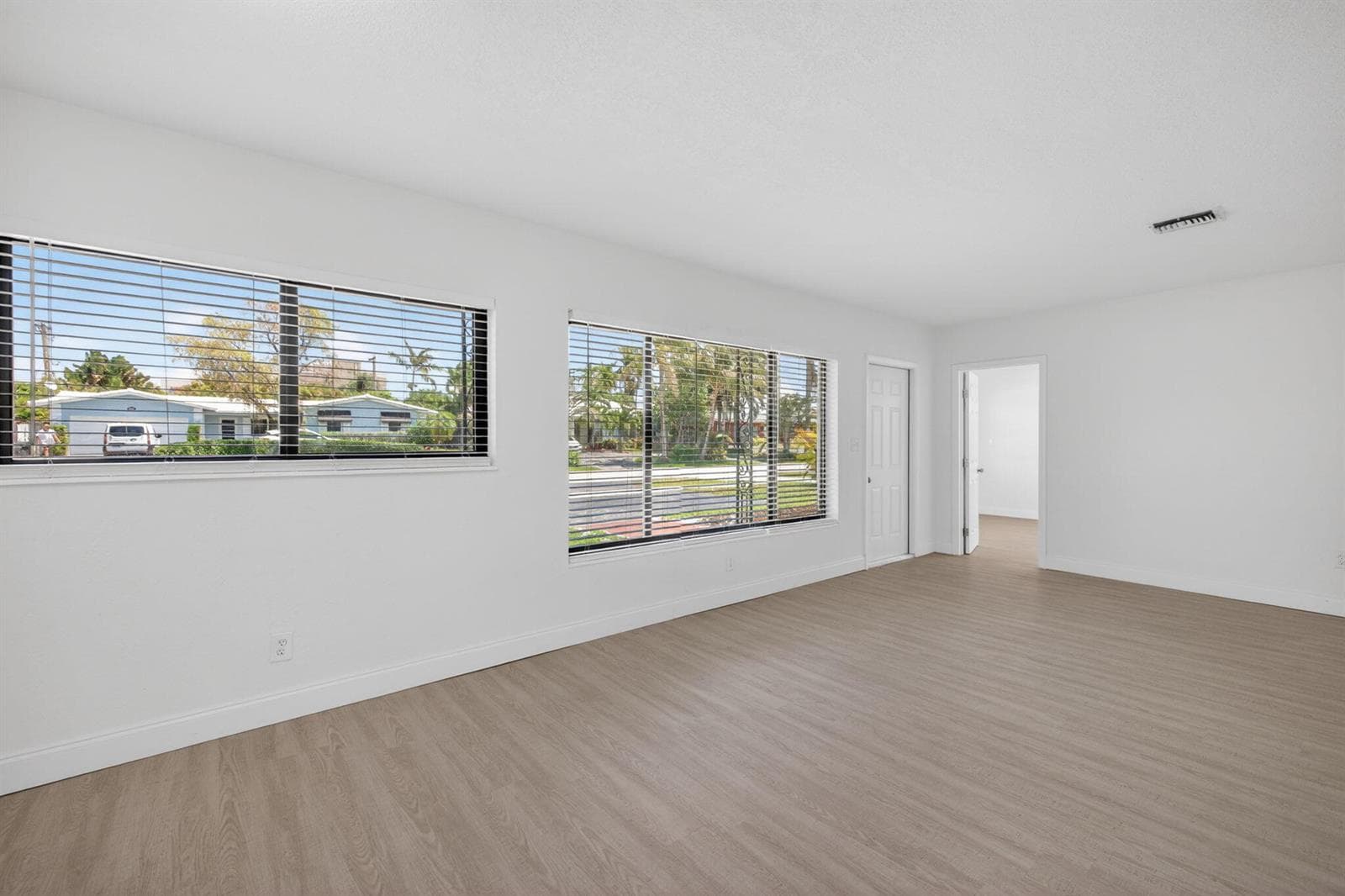 4807 NE 18th Avenue, Oakland Park, FL 33334 photo 5