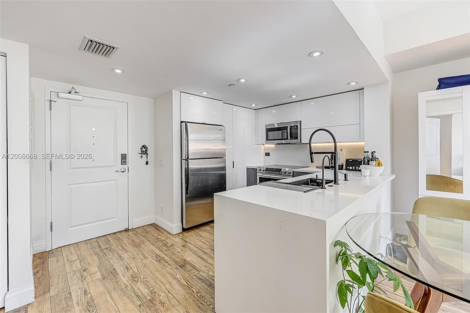 111 E Flagler St # 708, Miami, FL 33131 photo 5