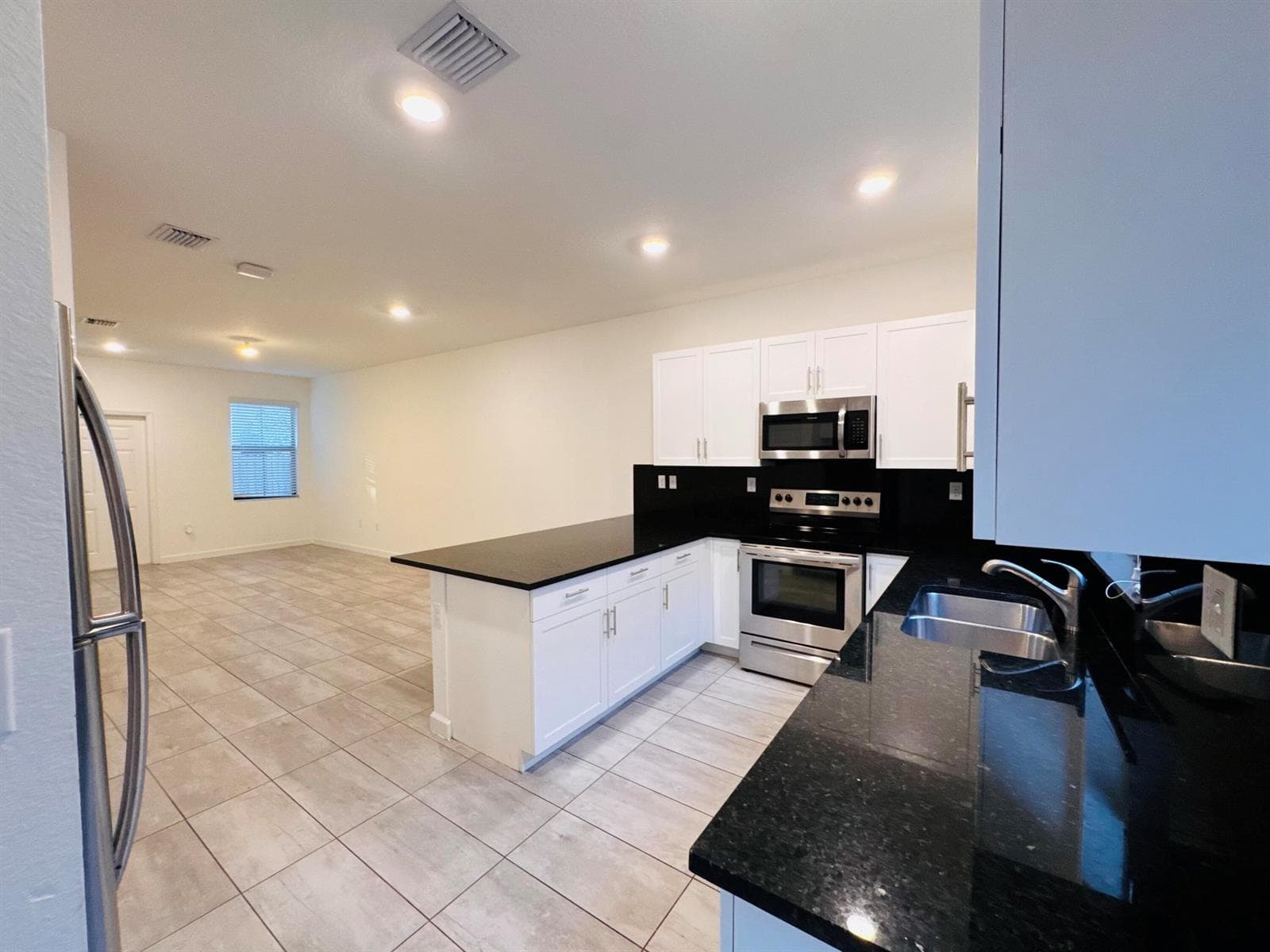 1606 SW 28th Court, Fort Lauderdale, FL 33315 photo 2