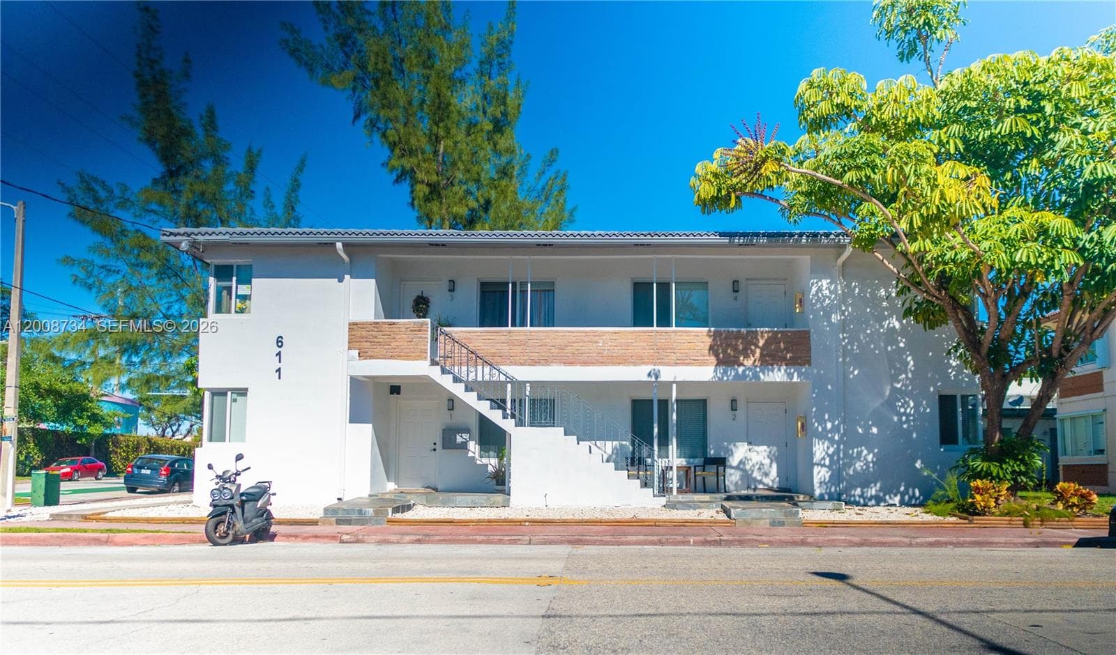 611 74th St, Miami Beach, FL 33141