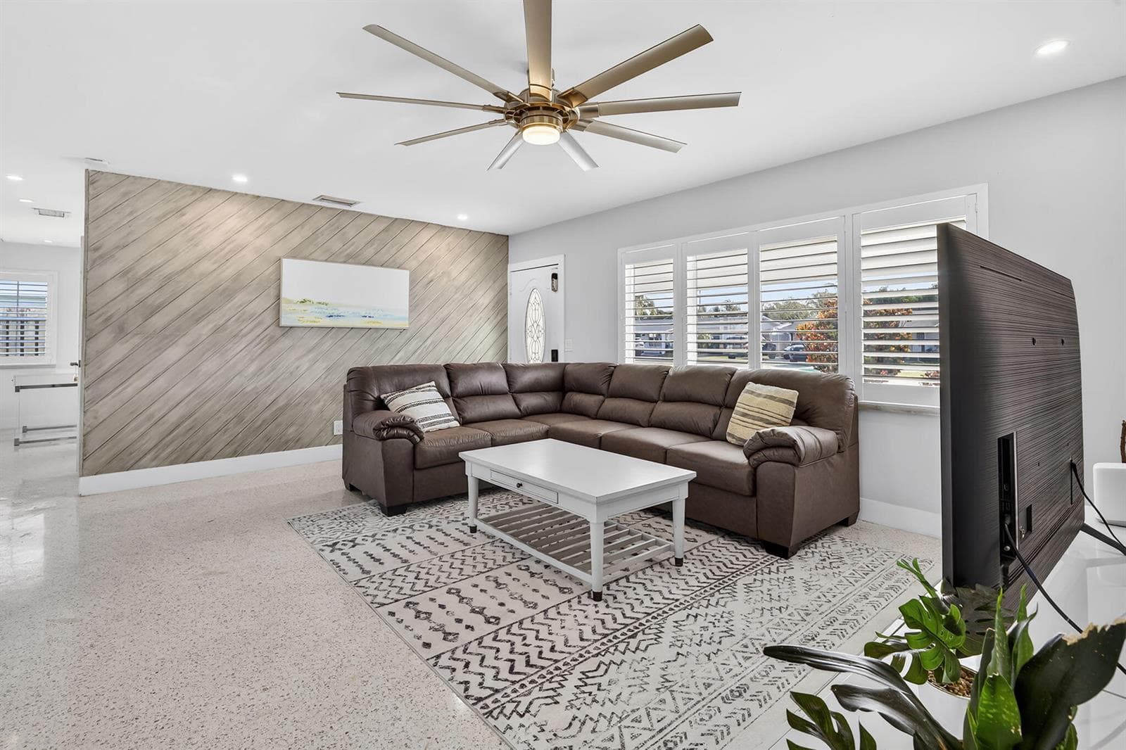1123 SE 2nd Avenue, Deerfield Beach, FL 33441 photo 5