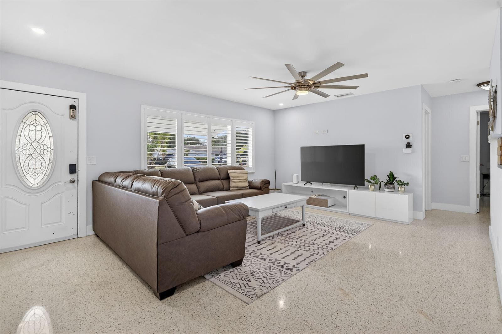 1123 SE 2nd Avenue, Deerfield Beach, FL 33441 photo 4