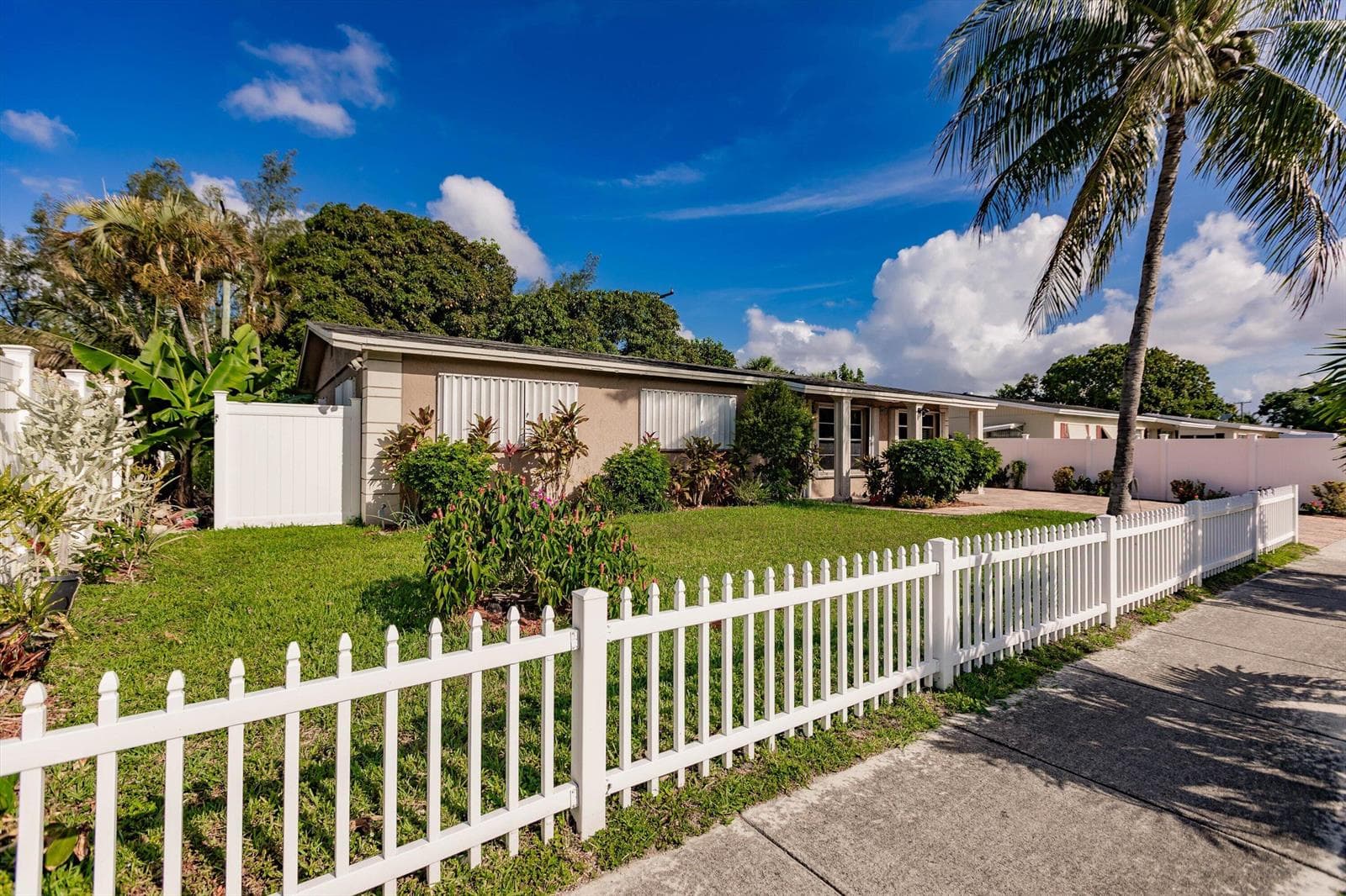 4241 NE 1st Terrace, Pompano Beach, FL 33064 photo 2