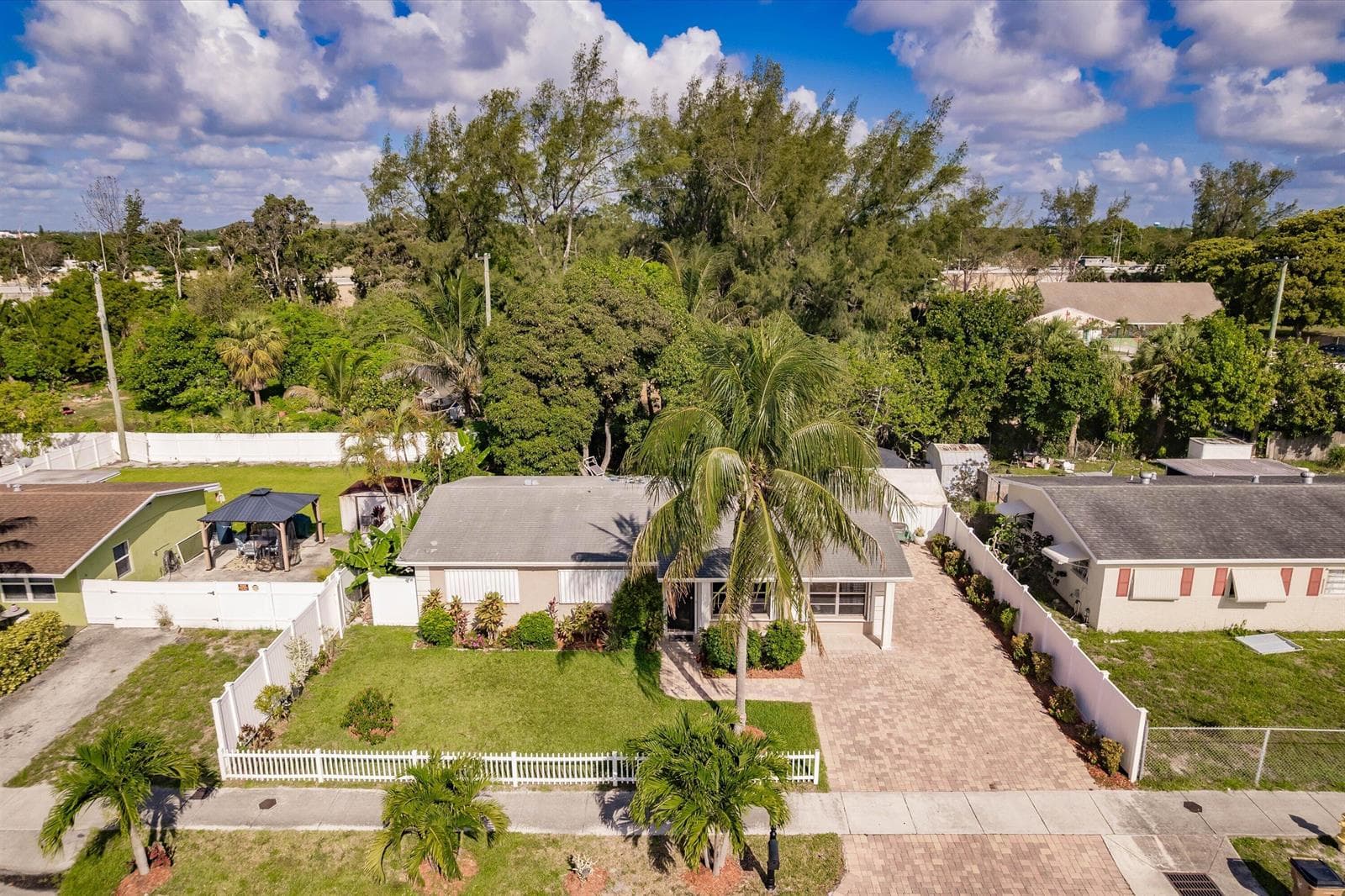 4241 NE 1st Terrace, Pompano Beach, FL 33064 photo 4