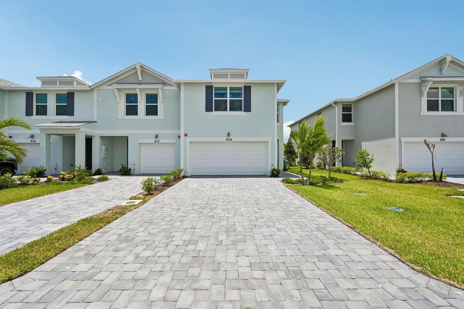 608 Salisbury Circle, Fort Pierce, FL 34982 photo 2