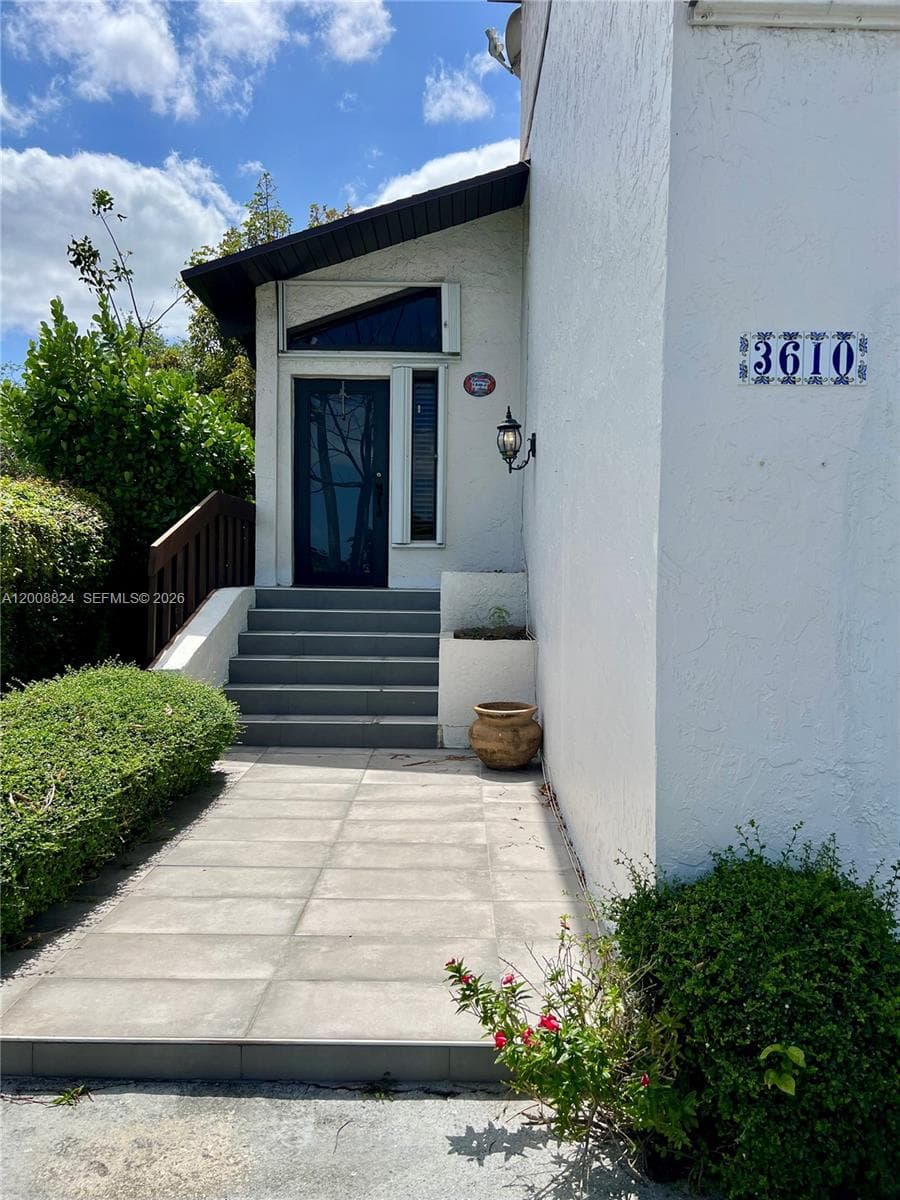 3610 SW 113th Pl, Miami, FL 33165 photo 2