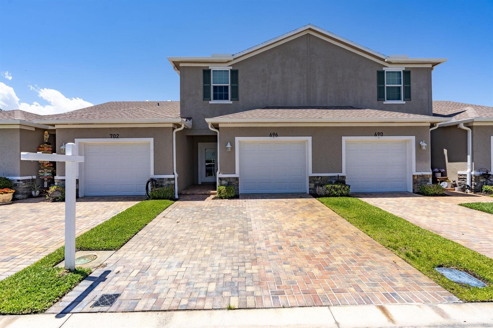 696 NE Waters Edge Lane, Port St. Lucie, FL 34983 photo 3