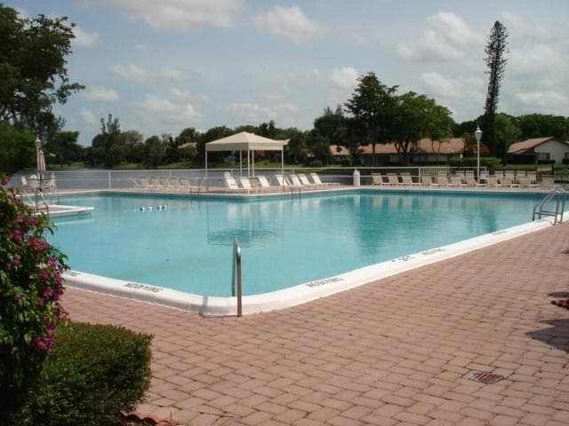 3740 Inverrary Drive # 1a, Lauderhill, FL 33319 photo 2