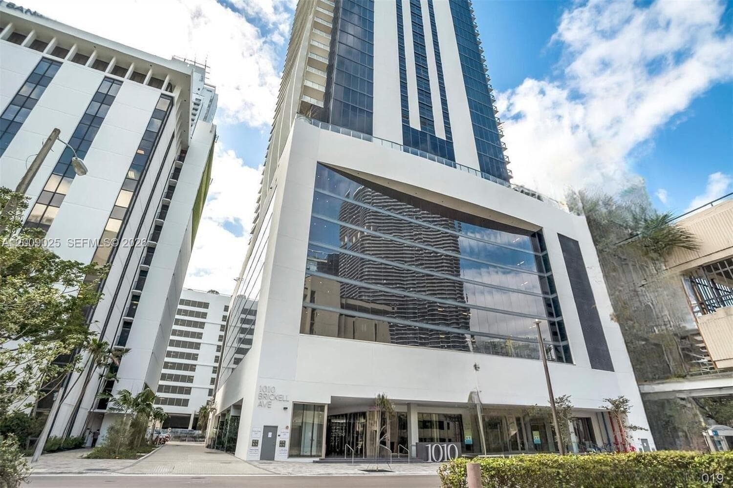 1010 Brickell photo 2