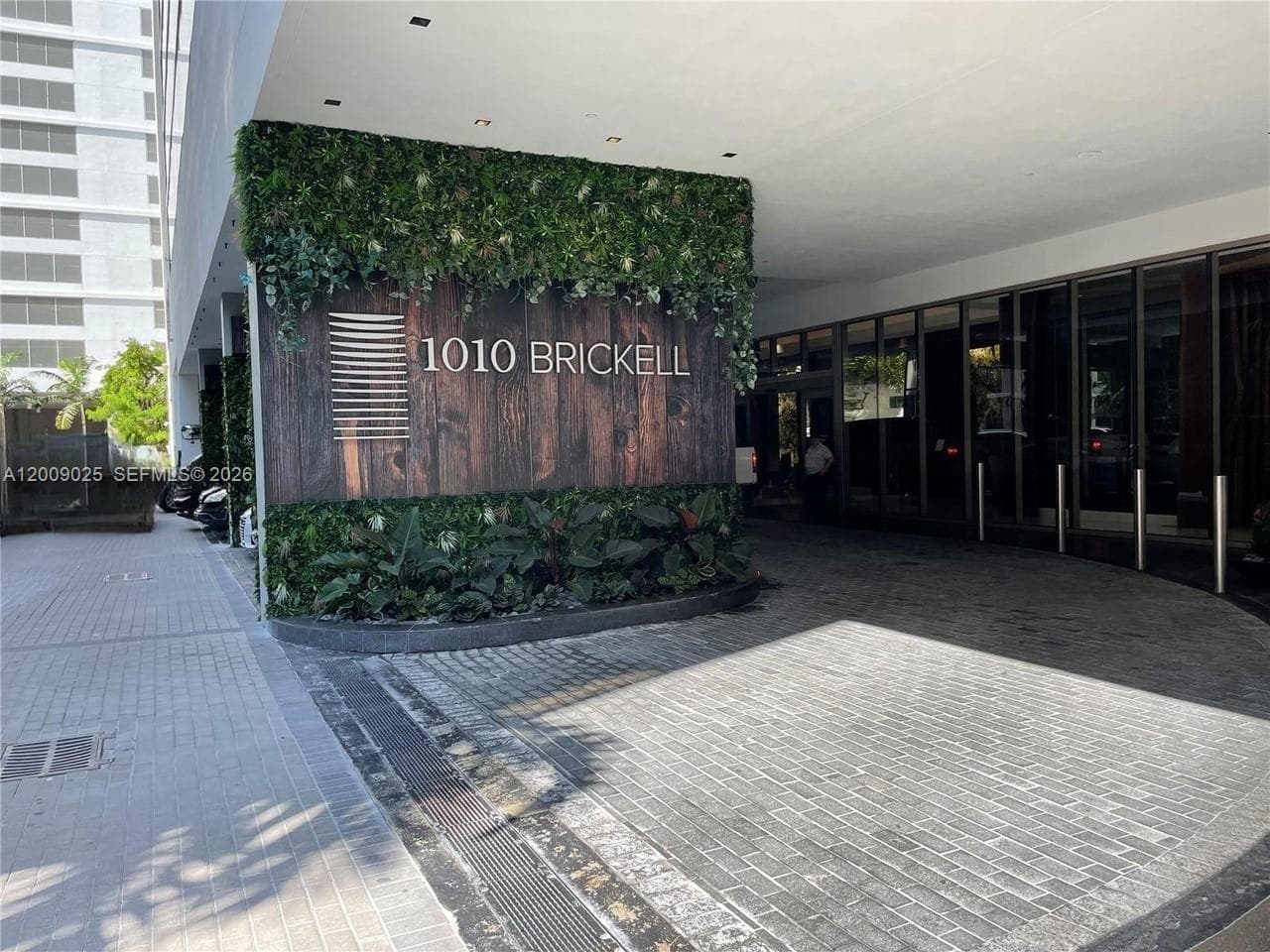 1010 Brickell photo 5
