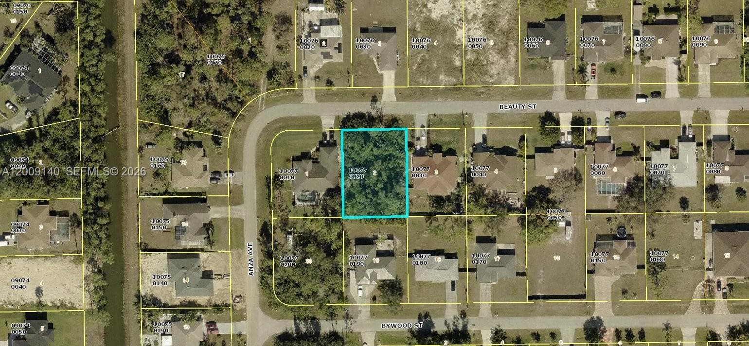 5217 Beauty St., Lehigh Acres, FL 33971
