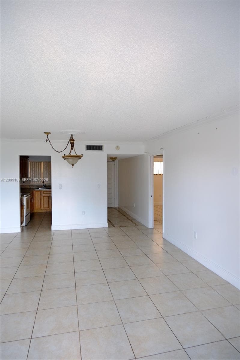 650 NE 149th St # 505F, Miami, FL 33161 photo 4