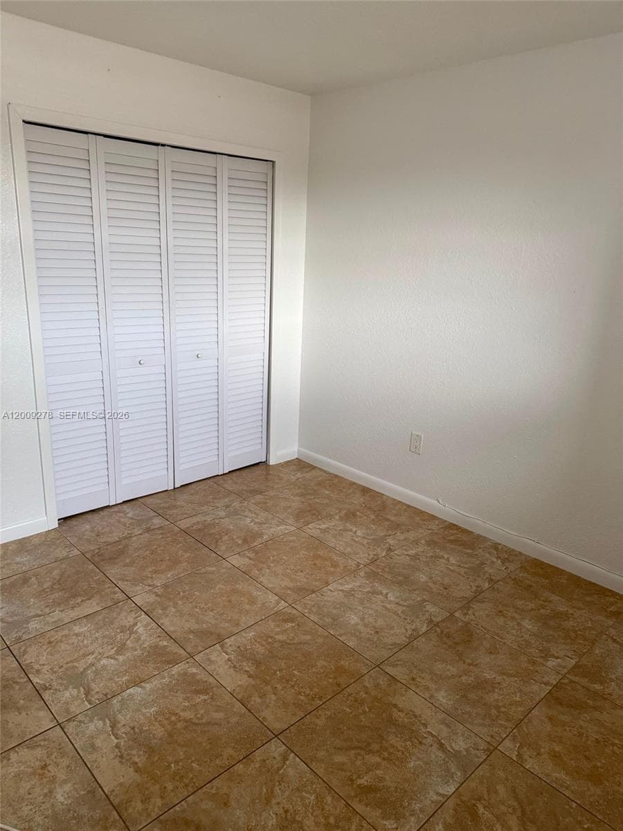 8425 NW 8th St # 306, Miami, FL 33126 photo 3