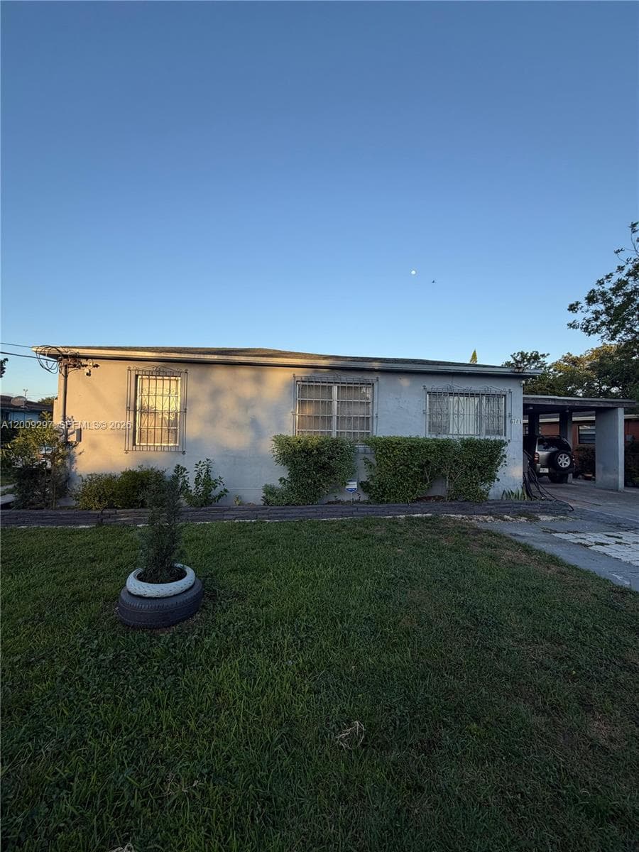 6741 NW 6th Ct, Miami, FL 33150 photo 2