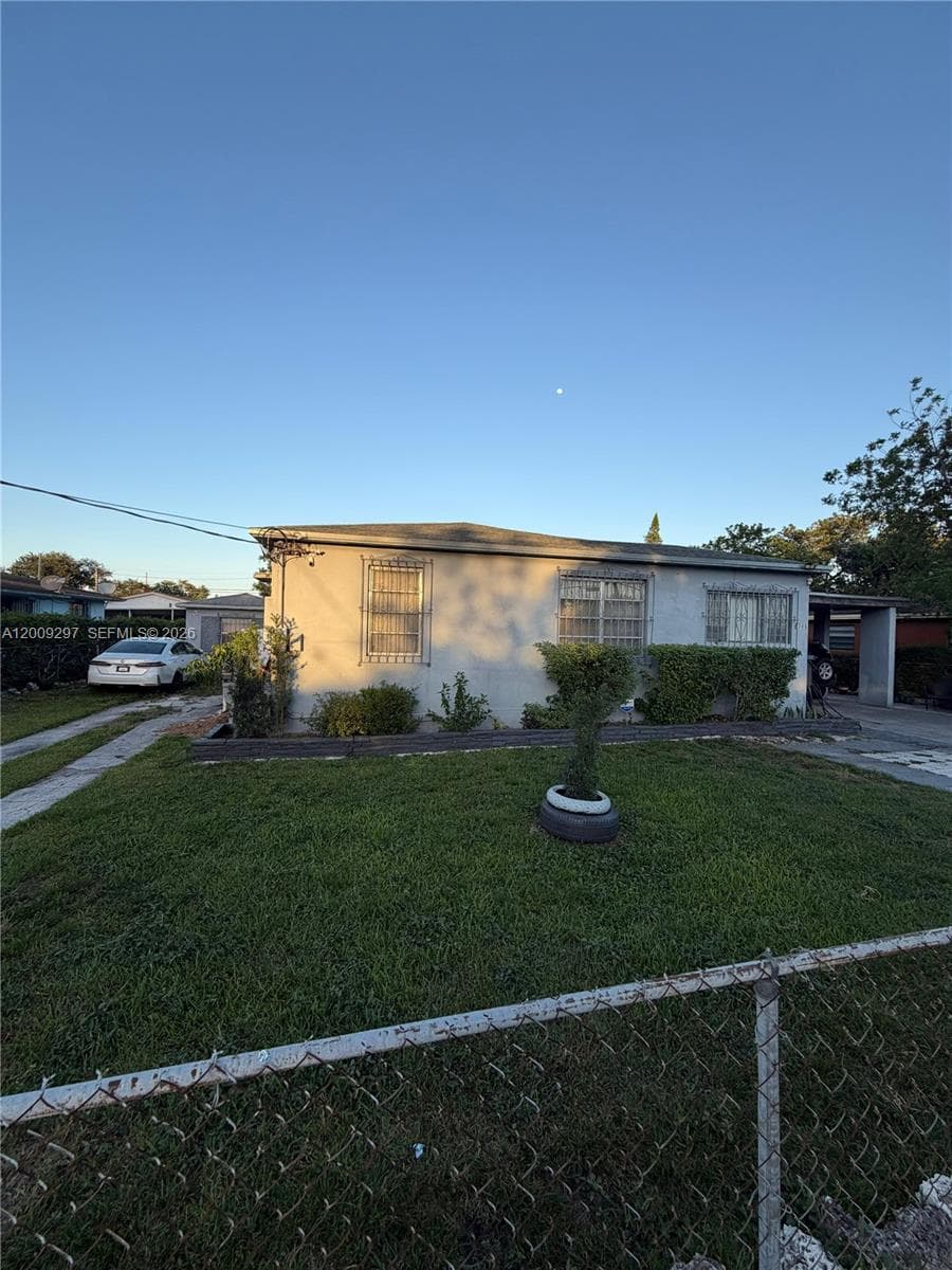 6741 NW 6th Ct, Miami, FL 33150 photo 5