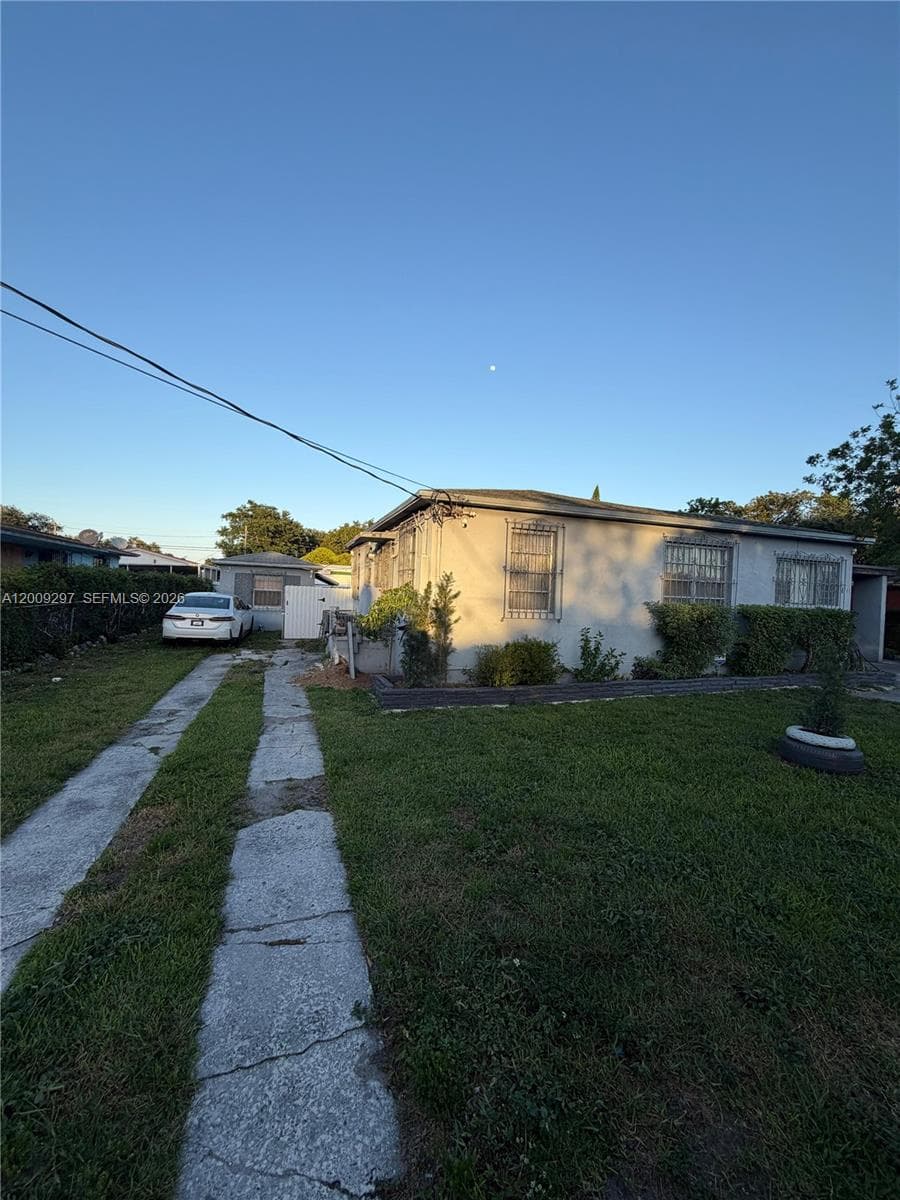 6741 NW 6th Ct, Miami, FL 33150 photo 4