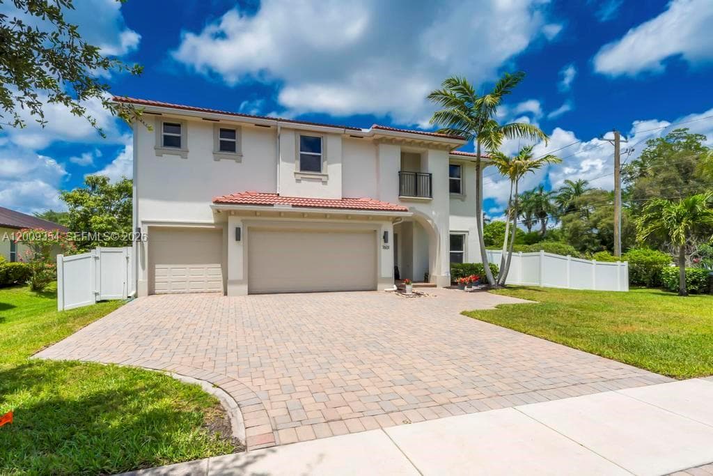 7601 CAVALIA Dr, Davie, FL 33328 photo 2