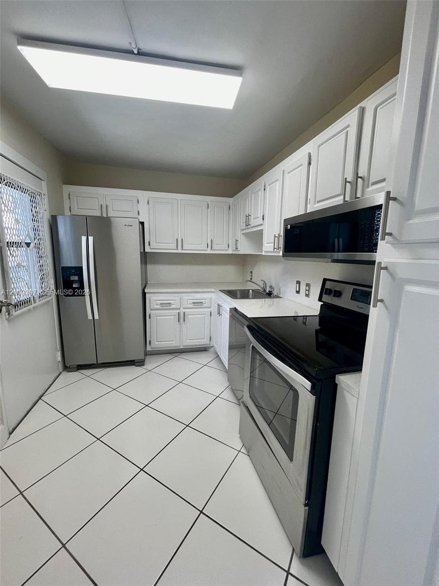 20400 W Country Club Dr # 608, Aventura, FL 33180 photo 5