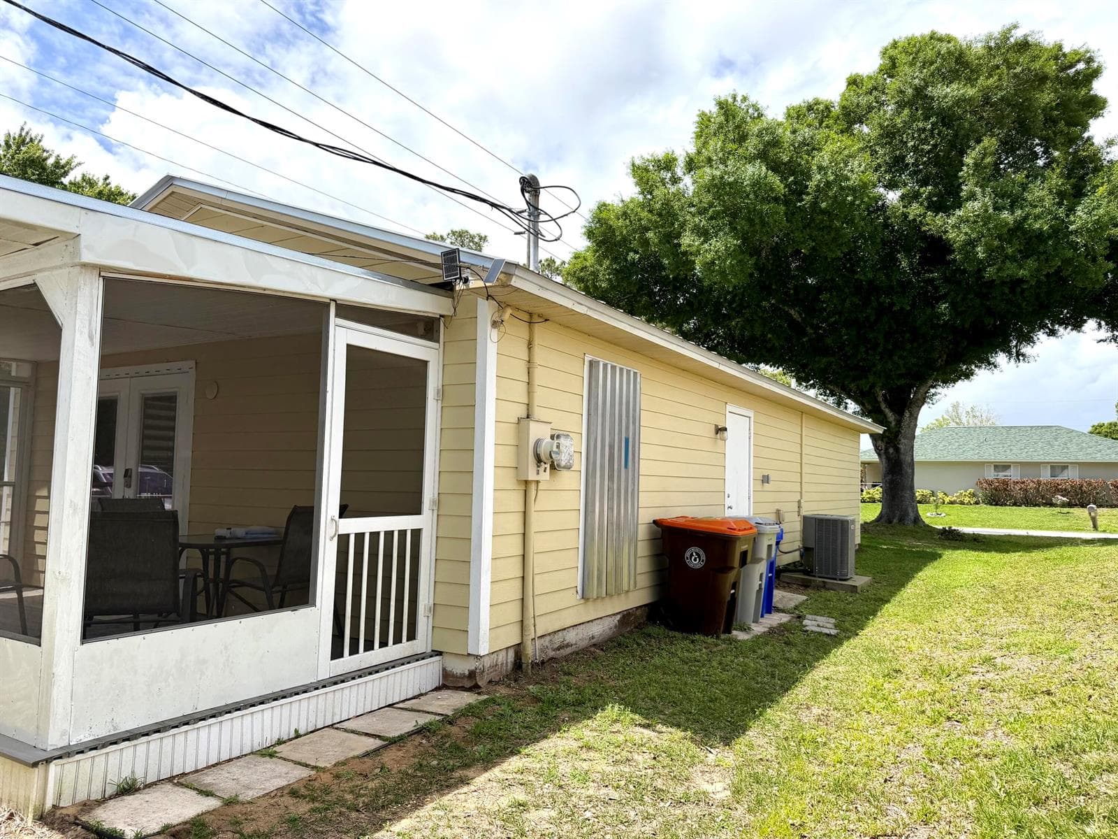 2326 SW 15th St Street SW, Vero Beach, FL 32962 photo 3