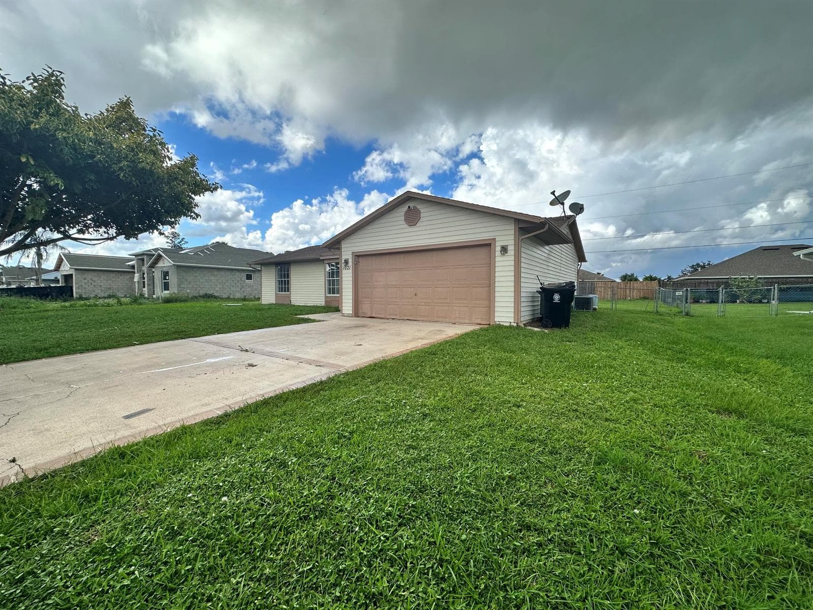 1021 SW Dubois Avenue, Port St. Lucie, FL 34953 photo 2