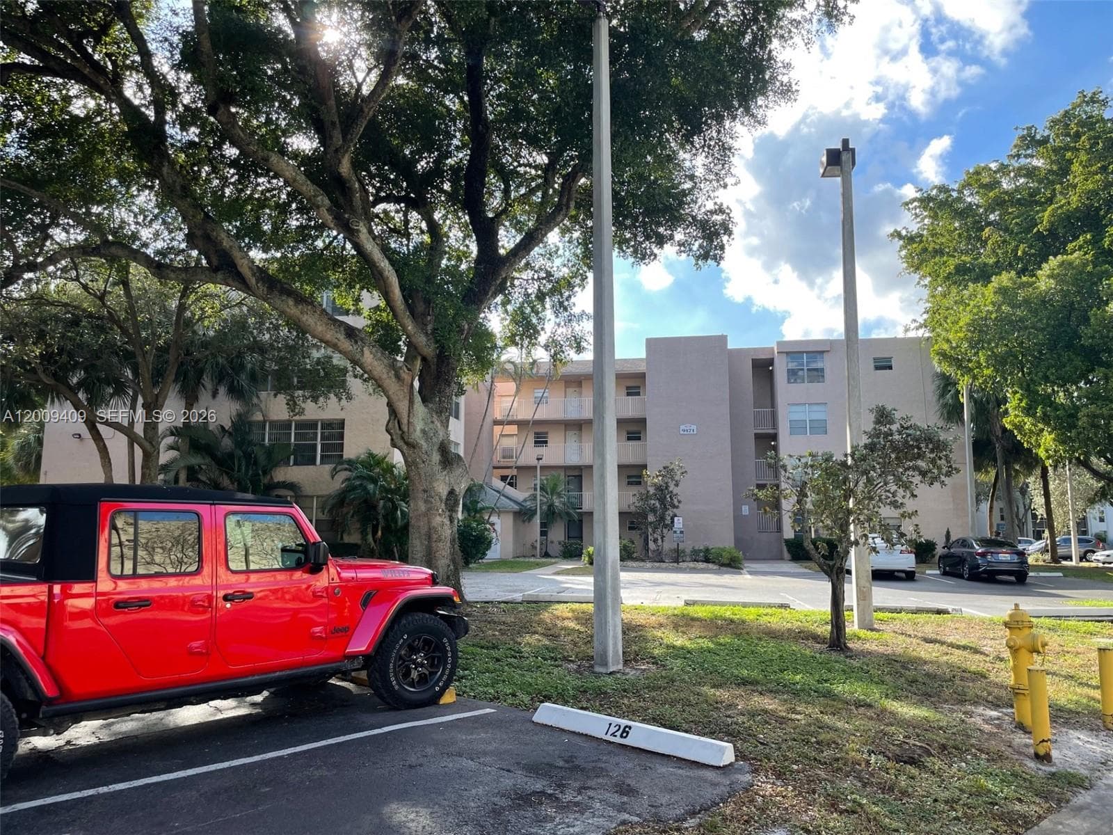 9471 Evergreen Pl # 401, Davie, FL 33324