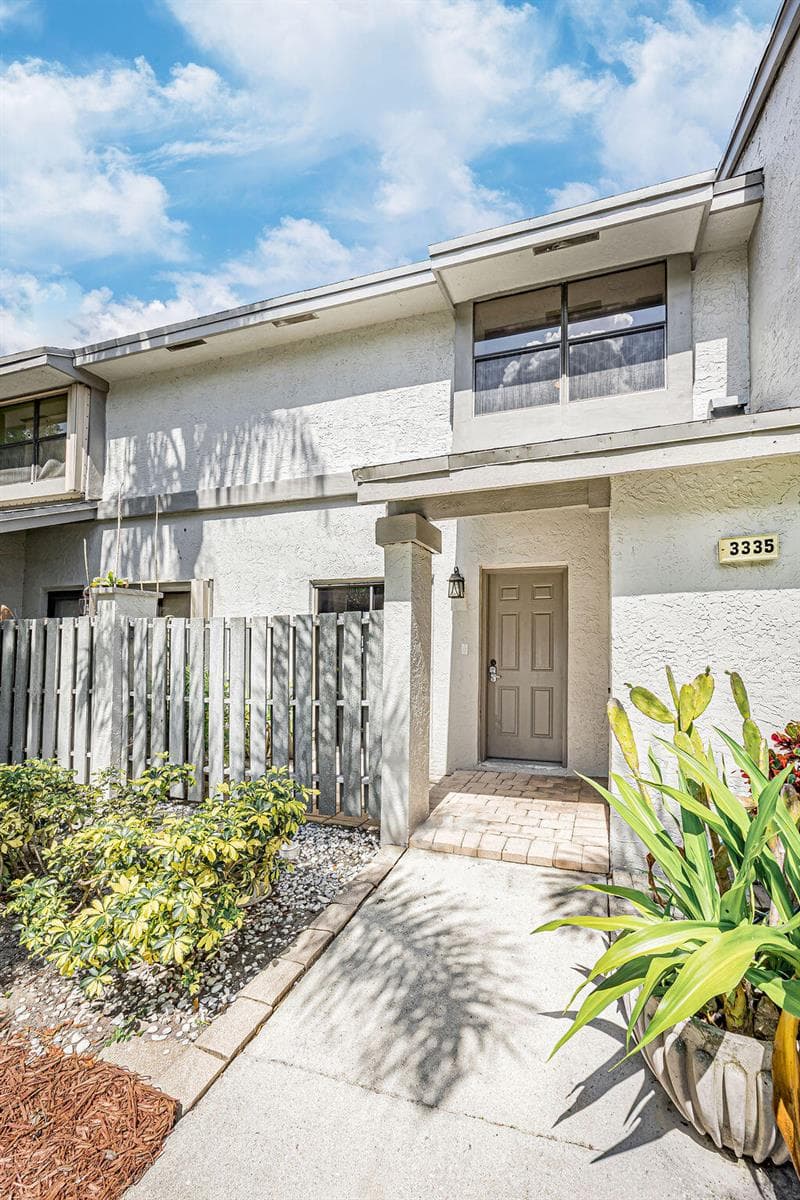 3335 Carambola Circle S, Coconut Creek, FL 33066 photo 2