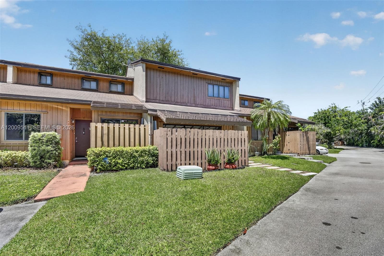 4283 S Pine Island Rd, Davie, FL 33328 photo 2
