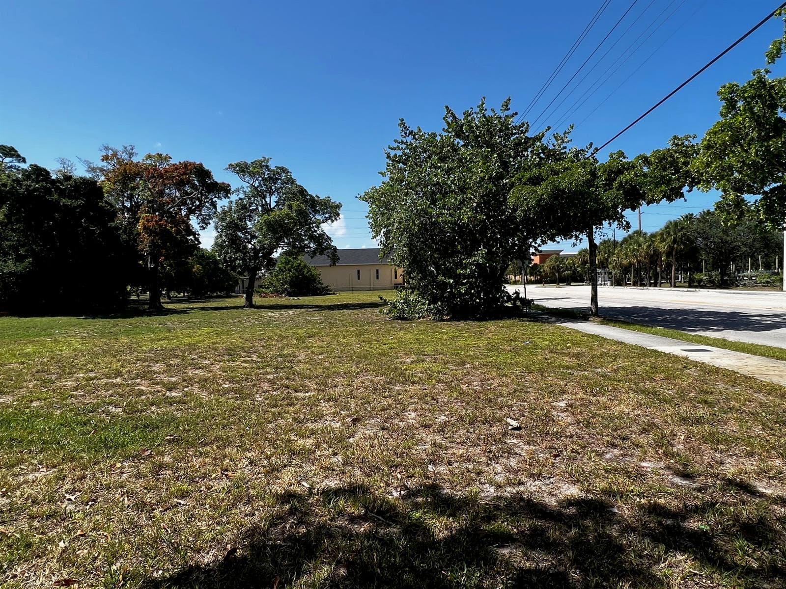 435 NW 7th Avenue, Fort Lauderdale, FL 33311 photo 3