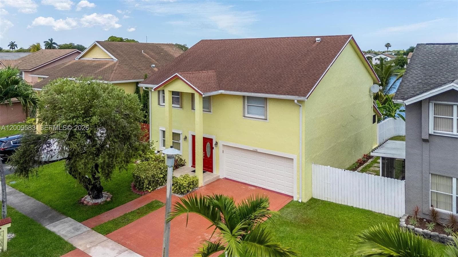 1001 SW 100th Ter, Pembroke Pines, FL 33025 photo 4