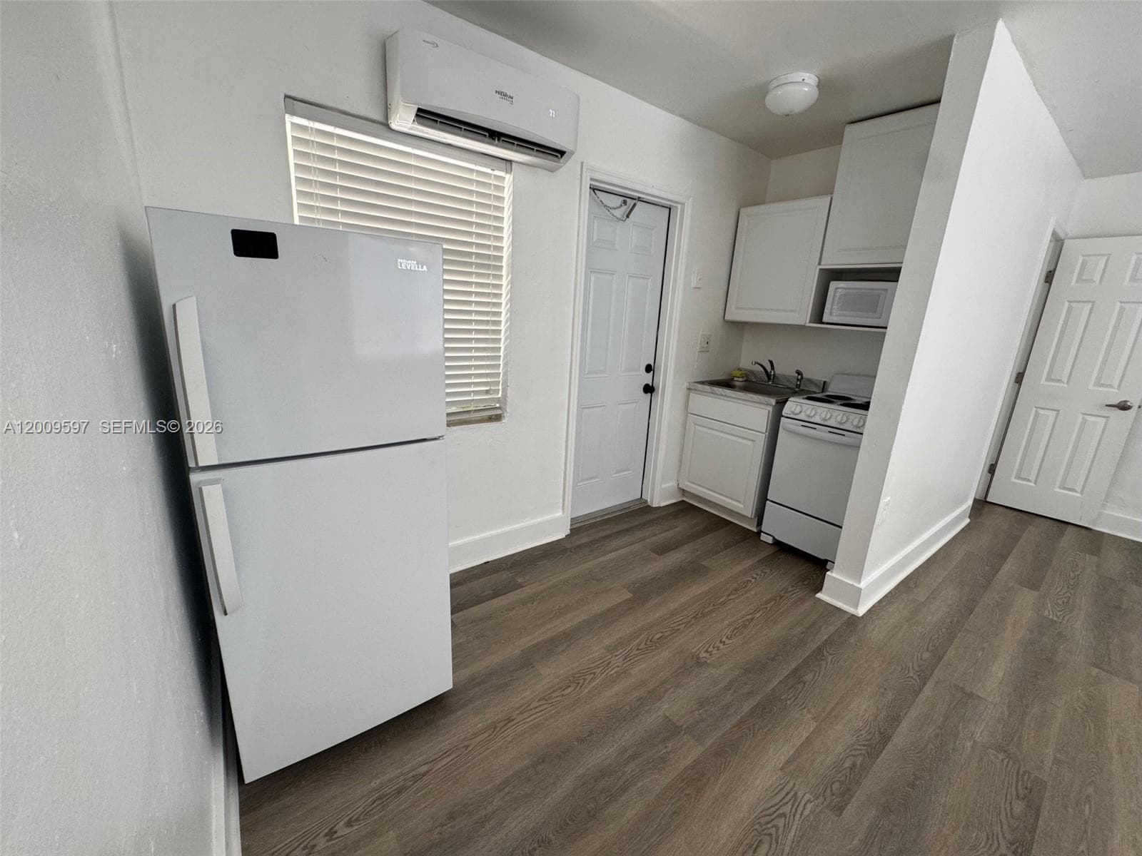 240 NW 64 str # 4, Miami, FL 33150