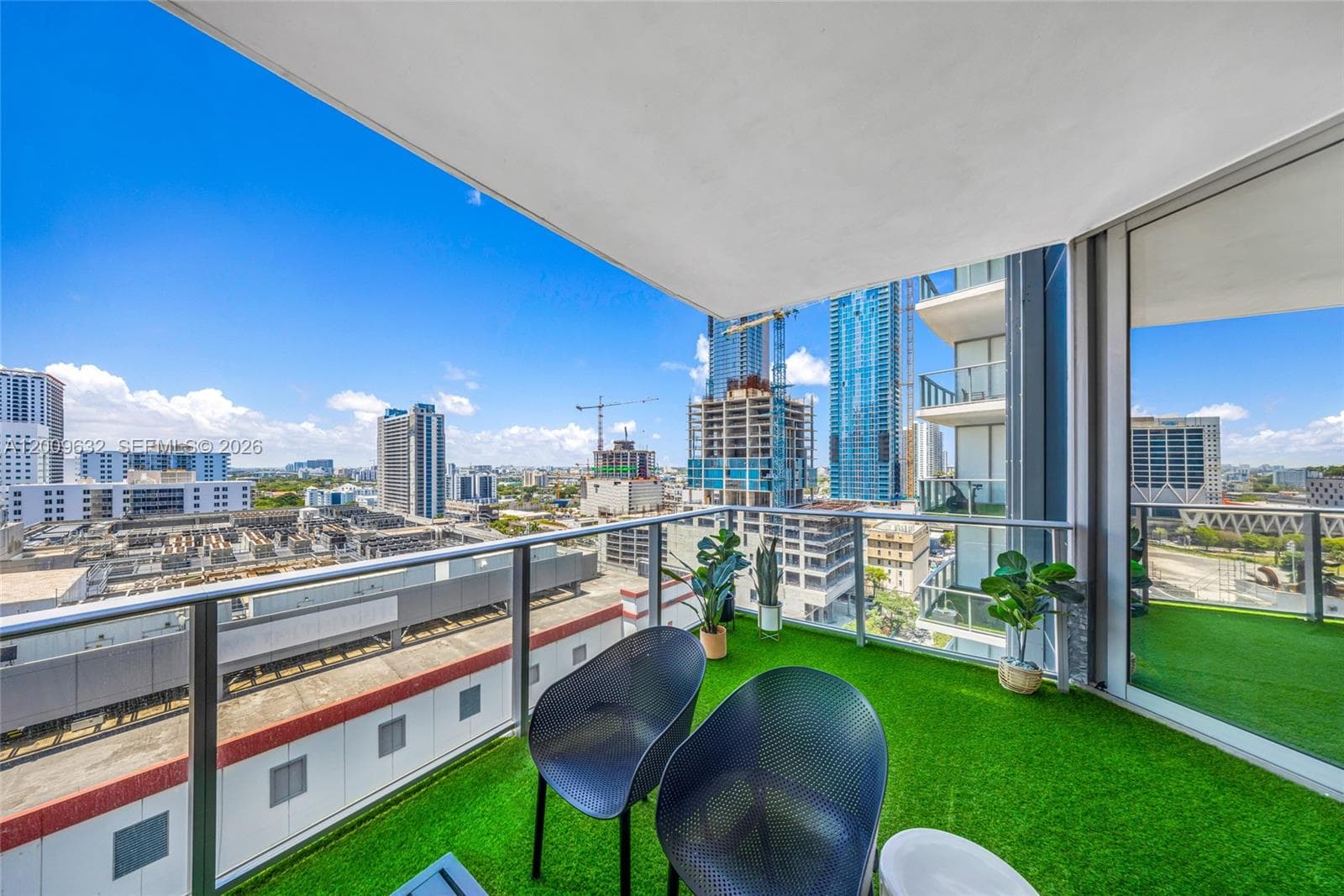 851 NE 1st Ave # 1408, Miami, FL 33132 photo 2