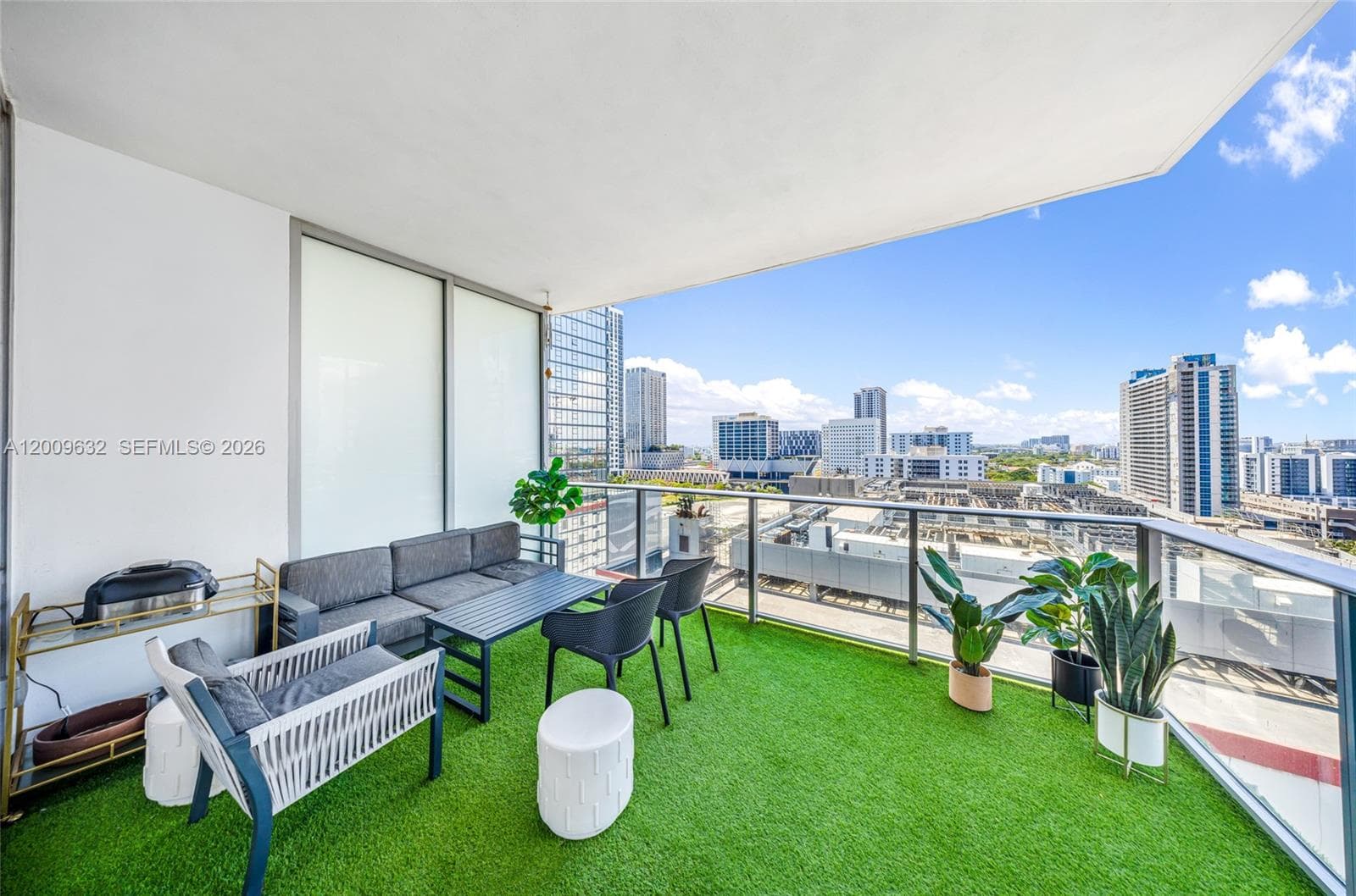 851 NE 1st Ave # 1408, Miami, FL 33132 photo 4