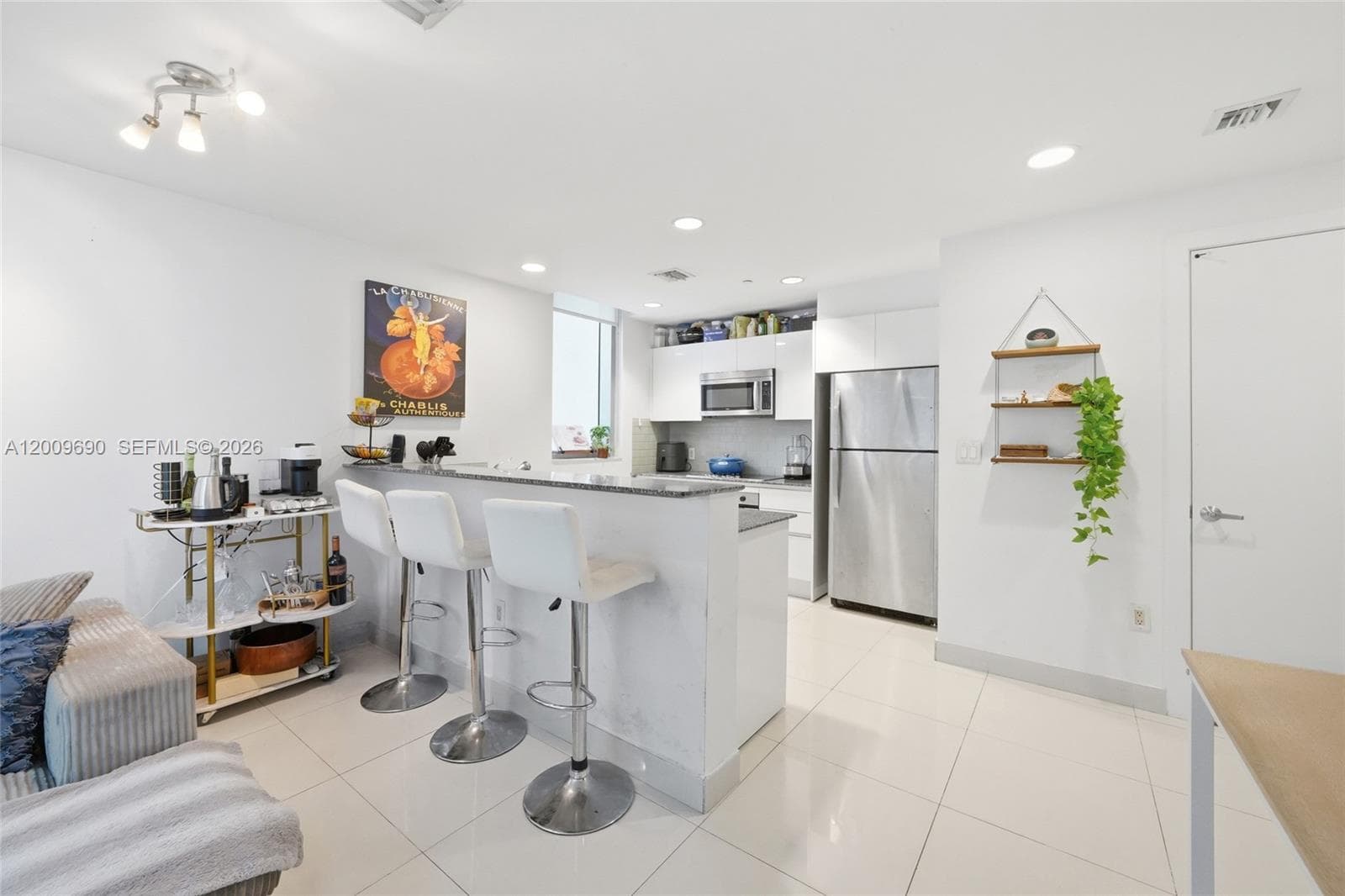 1050 Brickell Ave # 1002, Miami, FL 33131 photo 4