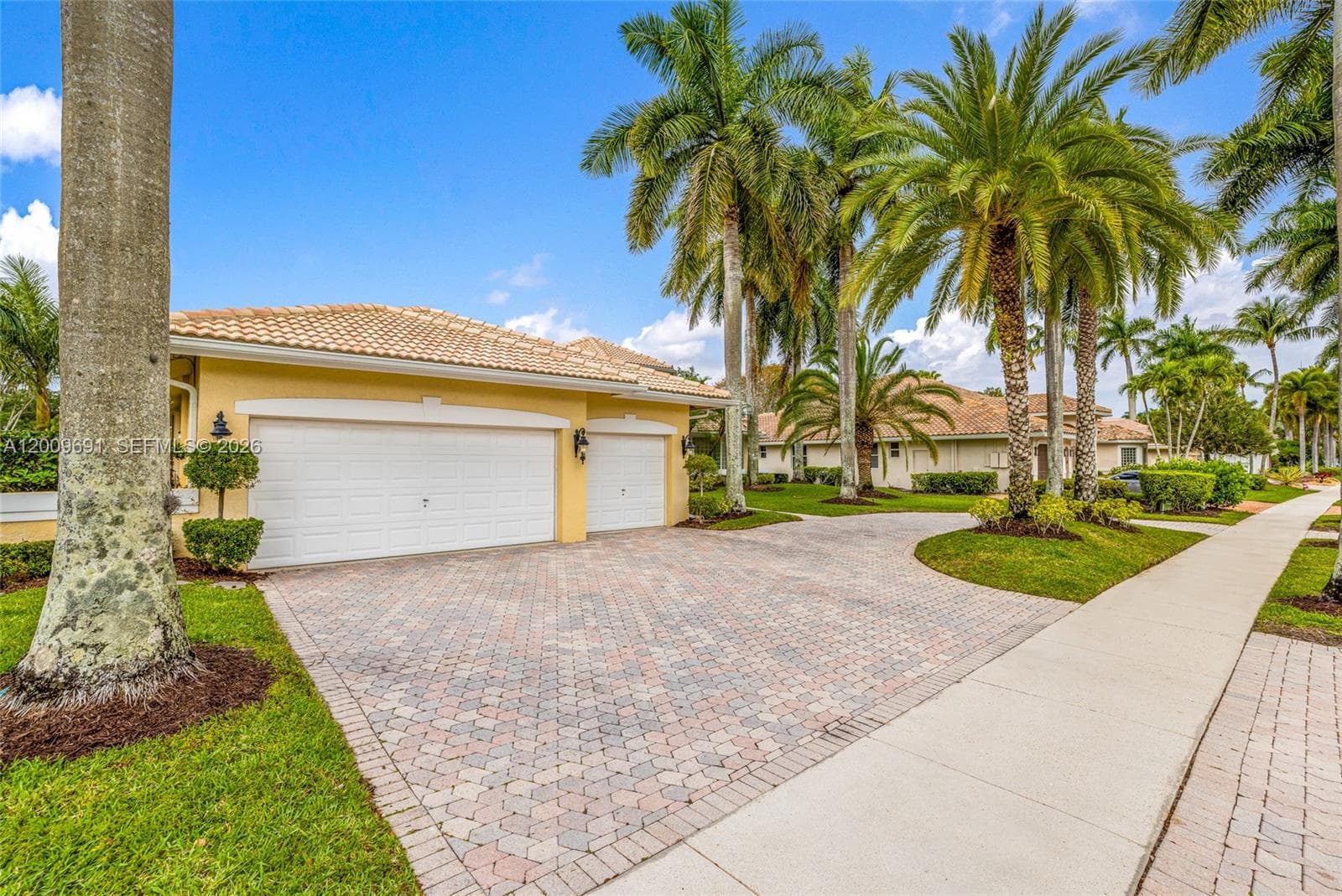 2477 Poinciana Dr, Weston, FL 33327 photo 4
