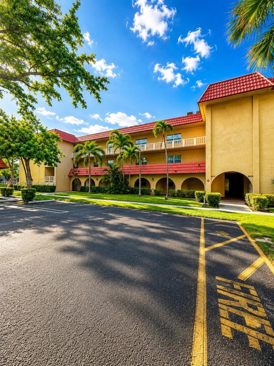 10762 La Placida Dr # 7-308, Coral Springs, FL 33065