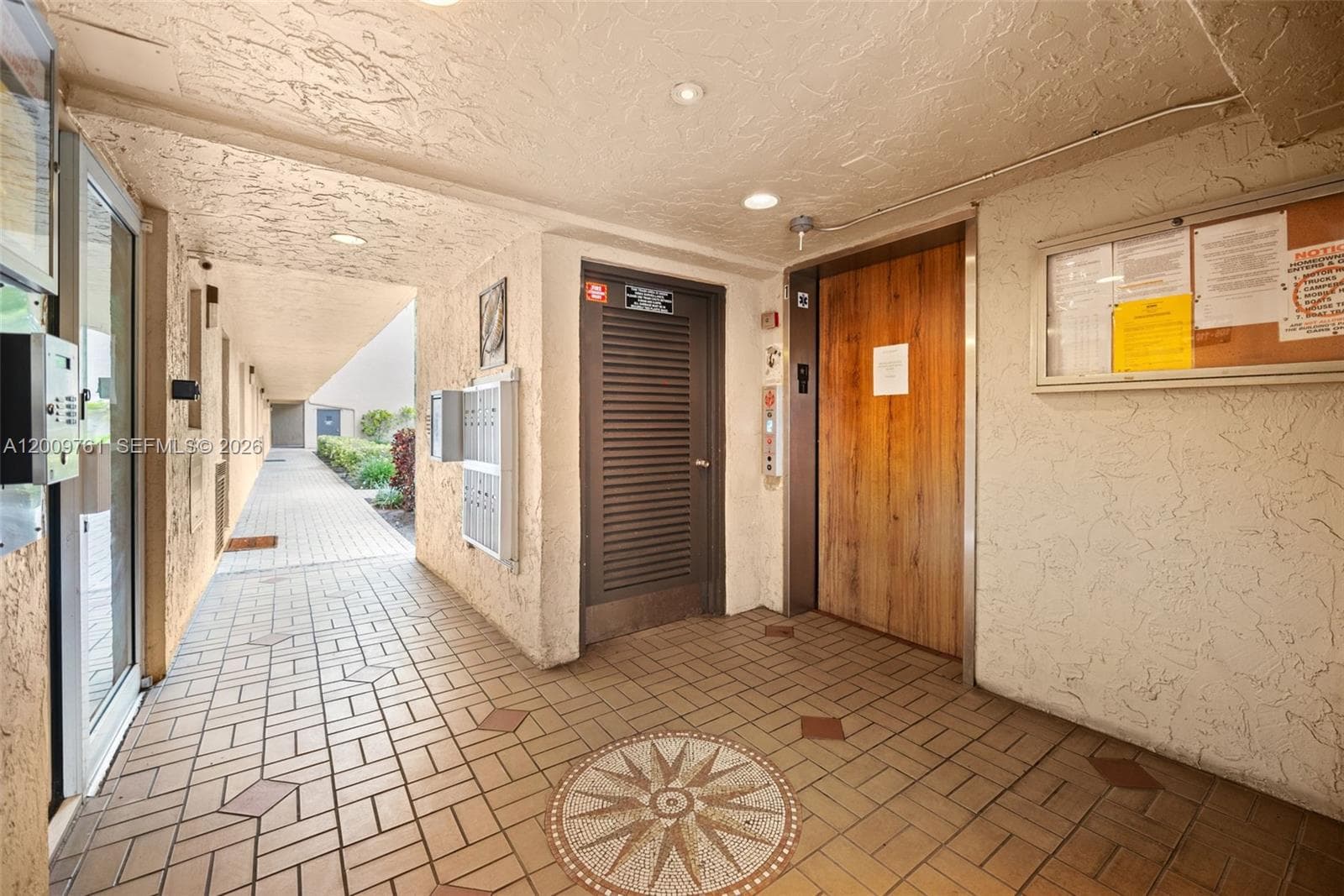 3300 W Rolling Hills Cir # 510, Davie, FL 33328 photo 2