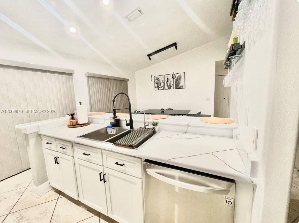 2182 SE Broward Ter, Port St. Lucie, FL 34952 photo 4