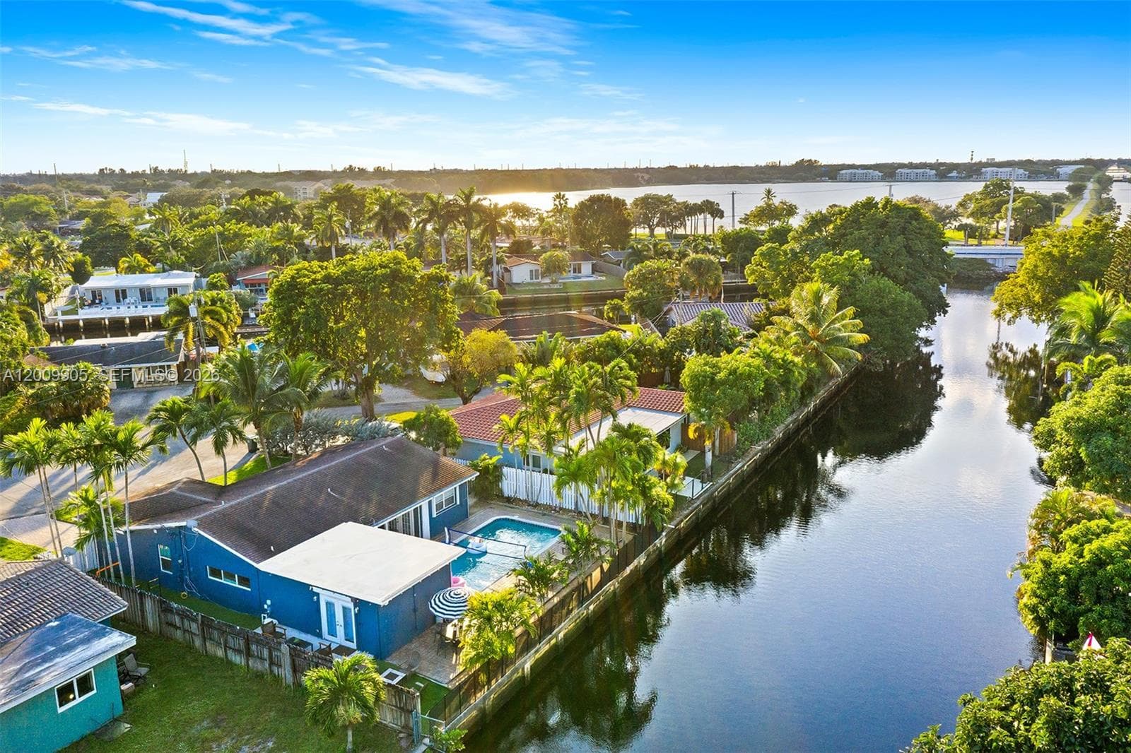 2005 NW 37th St, Oakland Park, FL 33309