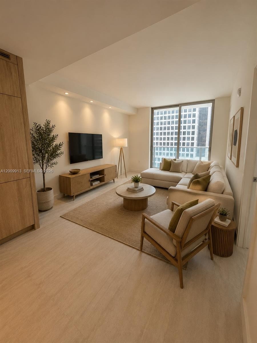 77 SE 5TH ST # 1811, Miami, FL 33131 photo 2