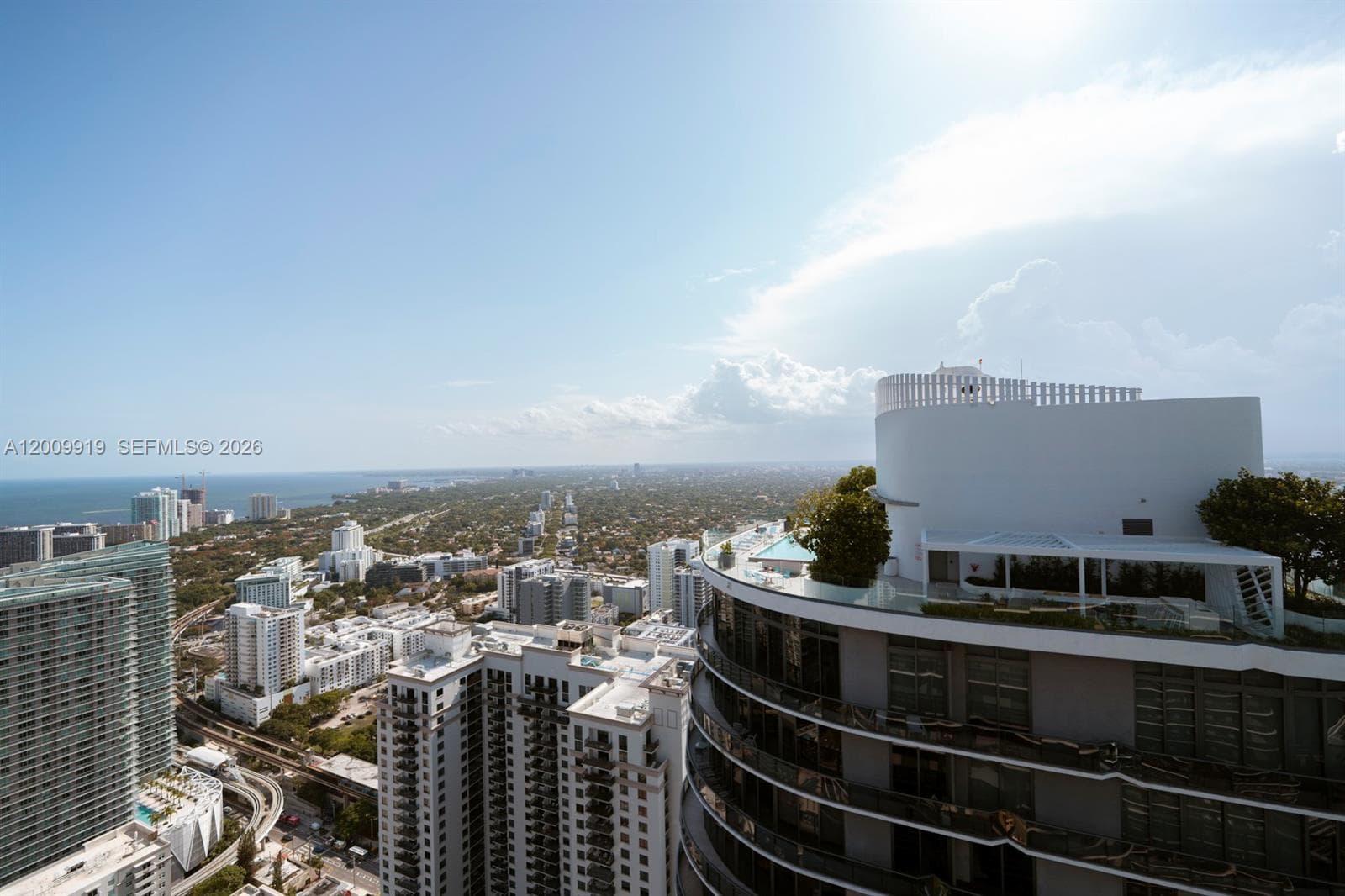 45 SW 9th St # 4906, Miami, FL 33130 photo 2