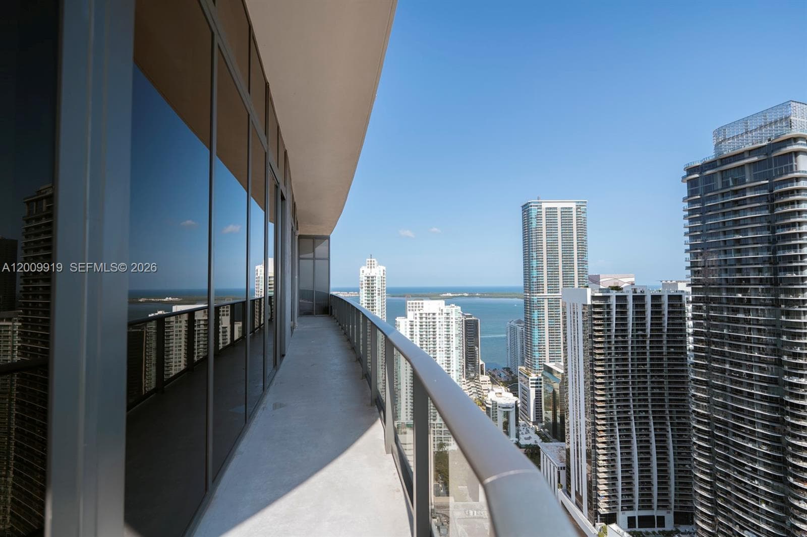 45 SW 9th St # 4906, Miami, FL 33130 photo 5