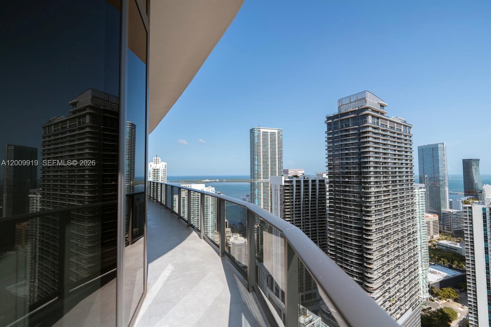 45 SW 9th St # 4906, Miami, FL 33130 photo 4