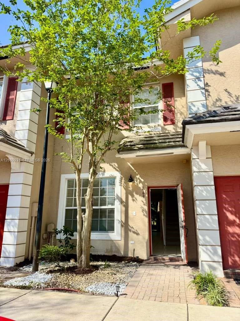 669 NW 42nd Ave, Plantation, FL 33317 photo 2
