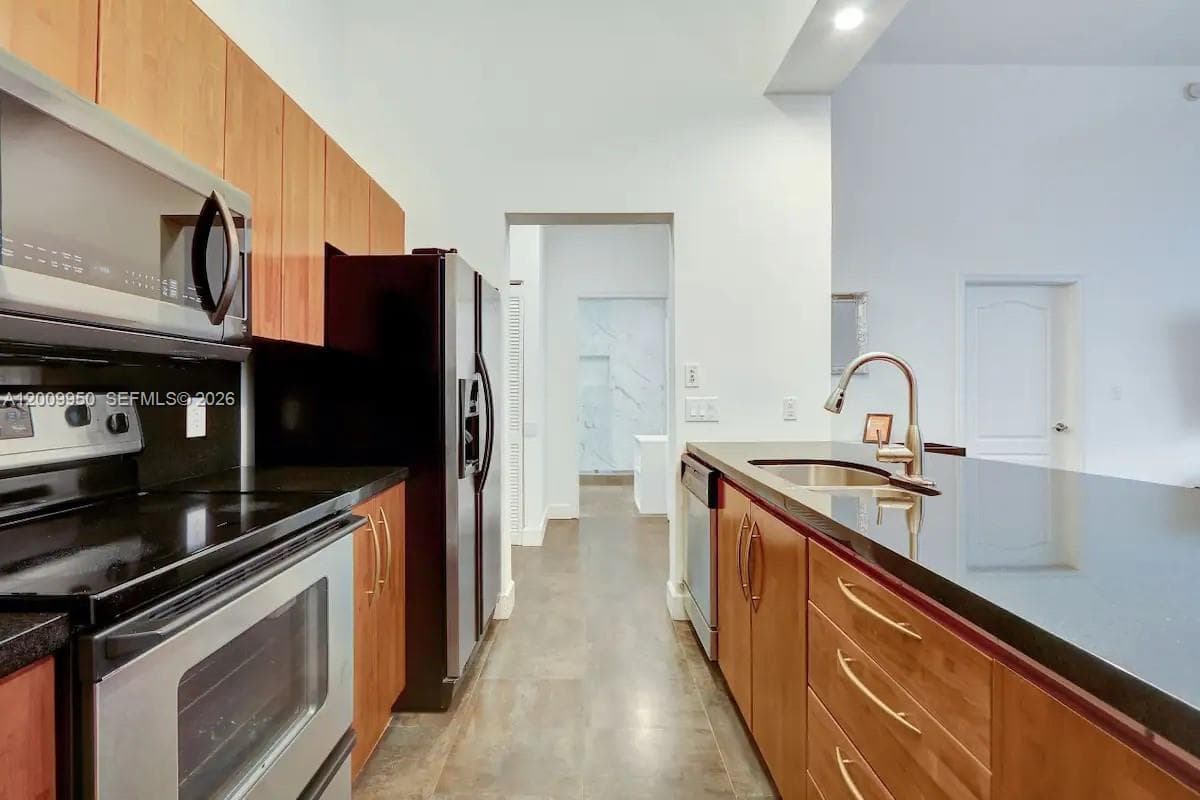 1200 Brickell Bay Dr # 1404, Miami, FL 33131 photo 2