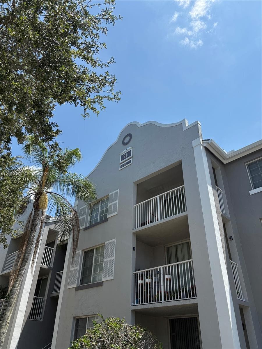 711 SW 111th Way # 202, Pembroke Pines, FL 33025 photo 3